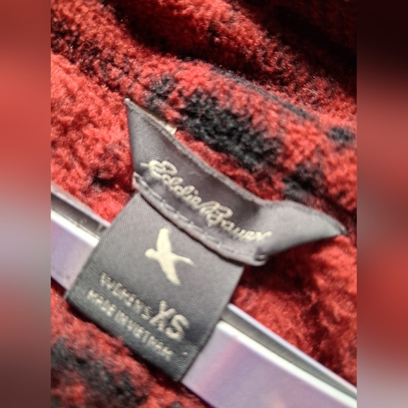 NWOT Eddie Bauer Red and Black Plaid Shirt - Picture 8 of 10